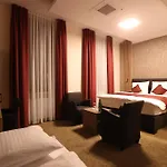 Golden Pearl Im Stadtzentrum فندق ماغديبورغ