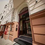 فندق Golden Pearl Im Stadtzentrum 4*