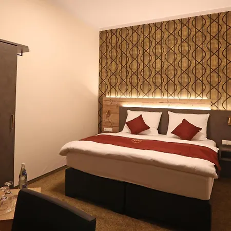 Golden Pearl Im Stadtzentrum Hotel Magdeburk