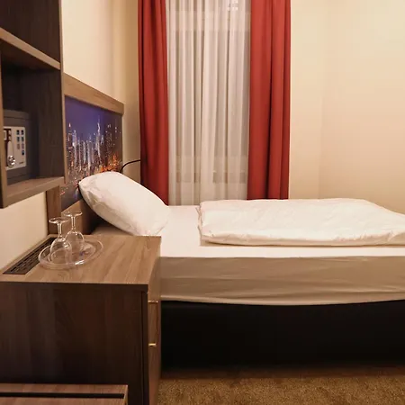 Golden Pearl Im Stadtzentrum Hotel Magdeburgo