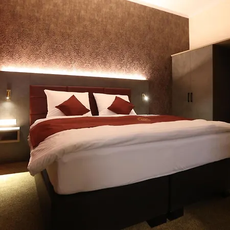 Golden Pearl Hotel