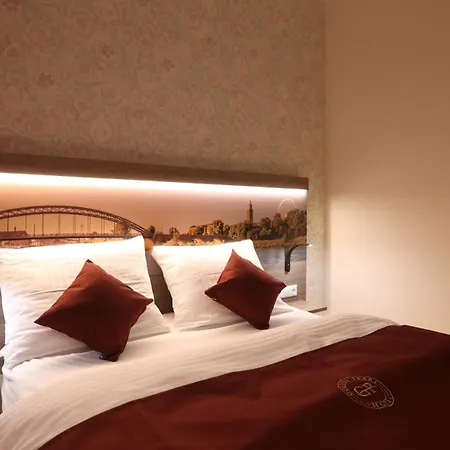 Golden Pearl Im Stadtzentrum 4* Magdeburk