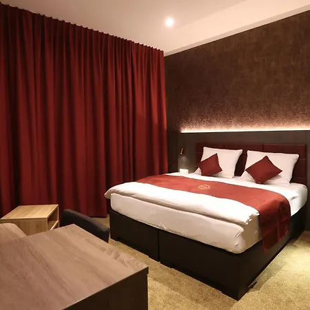 Golden Pearl Hotel 4*