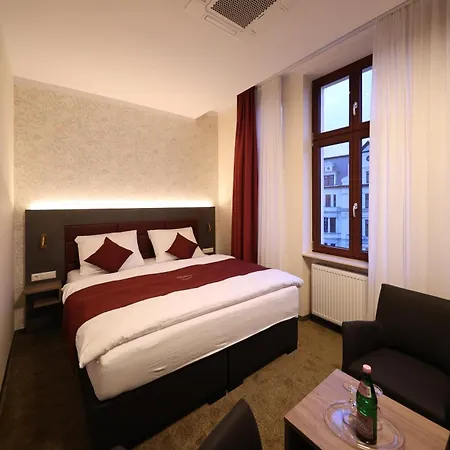 Golden Pearl Im Stadtzentrum 4*