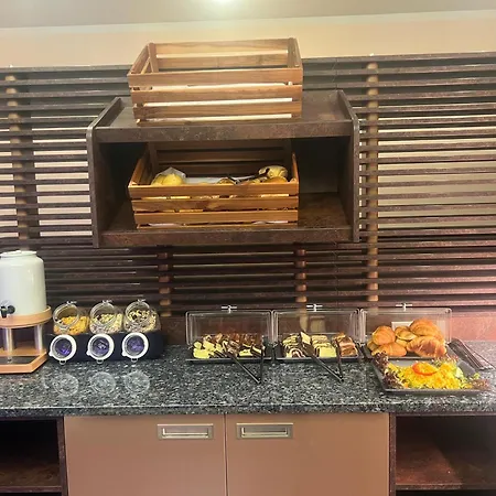 Otel Golden Pearl Im Stadtzentrum 4*