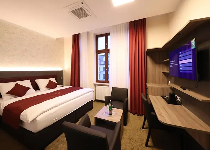 فندق Golden Pearl Im Stadtzentrum 4*
