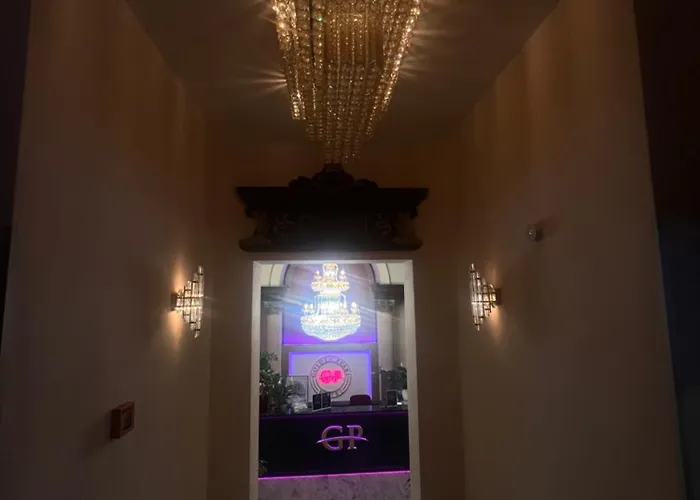 מלון Golden Pearl Im Stadtzentrum 4*